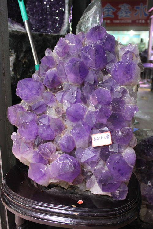 紫晶簇（团块、片状）紫罗兰色